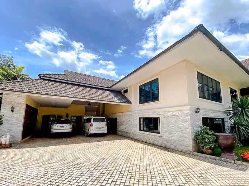 4 Bedroom House