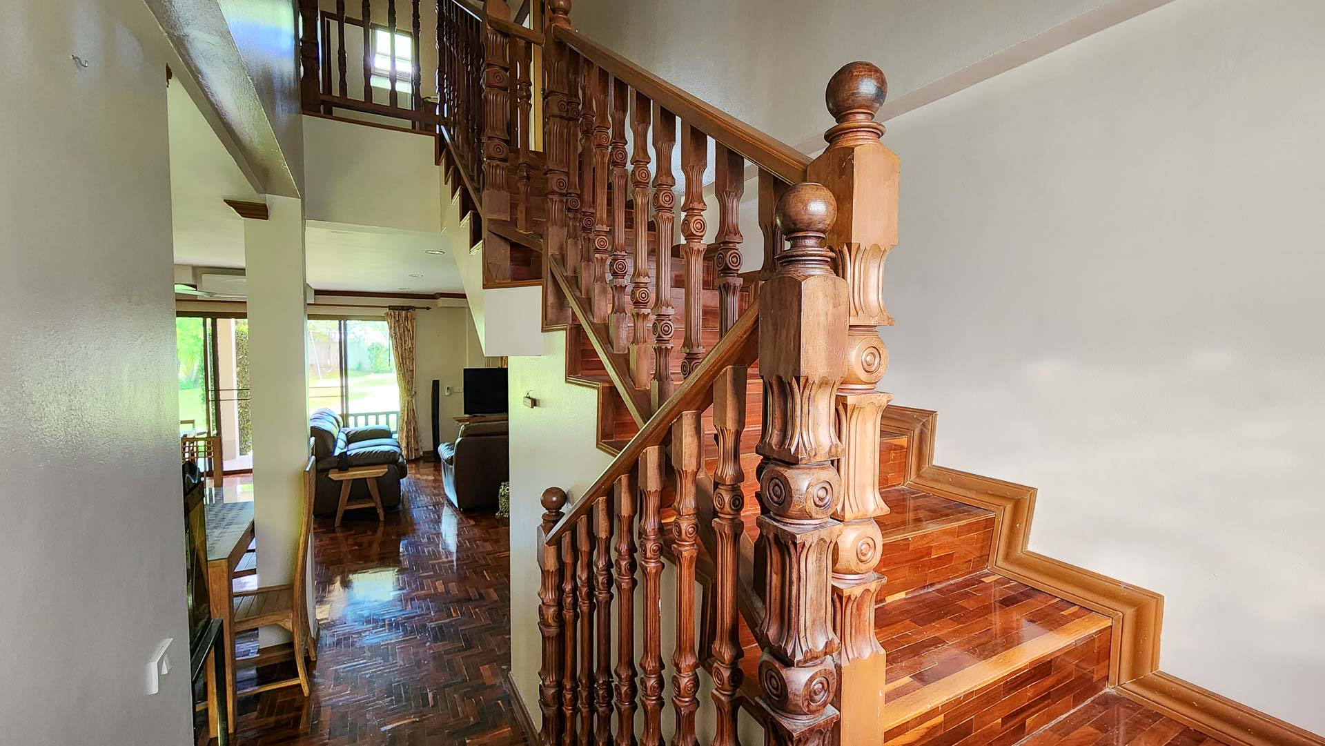 Beautiful 5 Bedroom Pool Villa With A Large Garden In Doi Saket