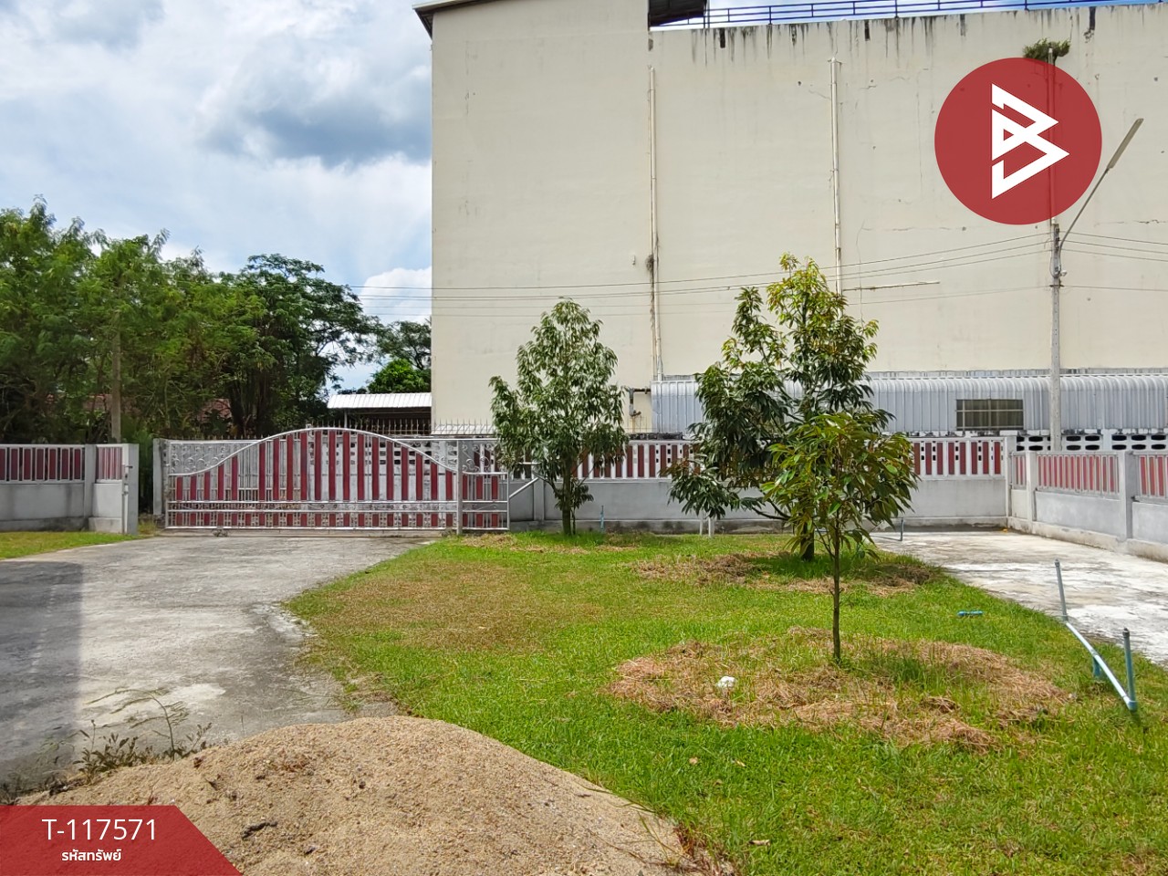 ขายบ้านเดี่ยวหลังใหญ่ เนื้อที่ 1 งาน 65.3 ตร.วา ลานสกา นครศรีธรรมราช