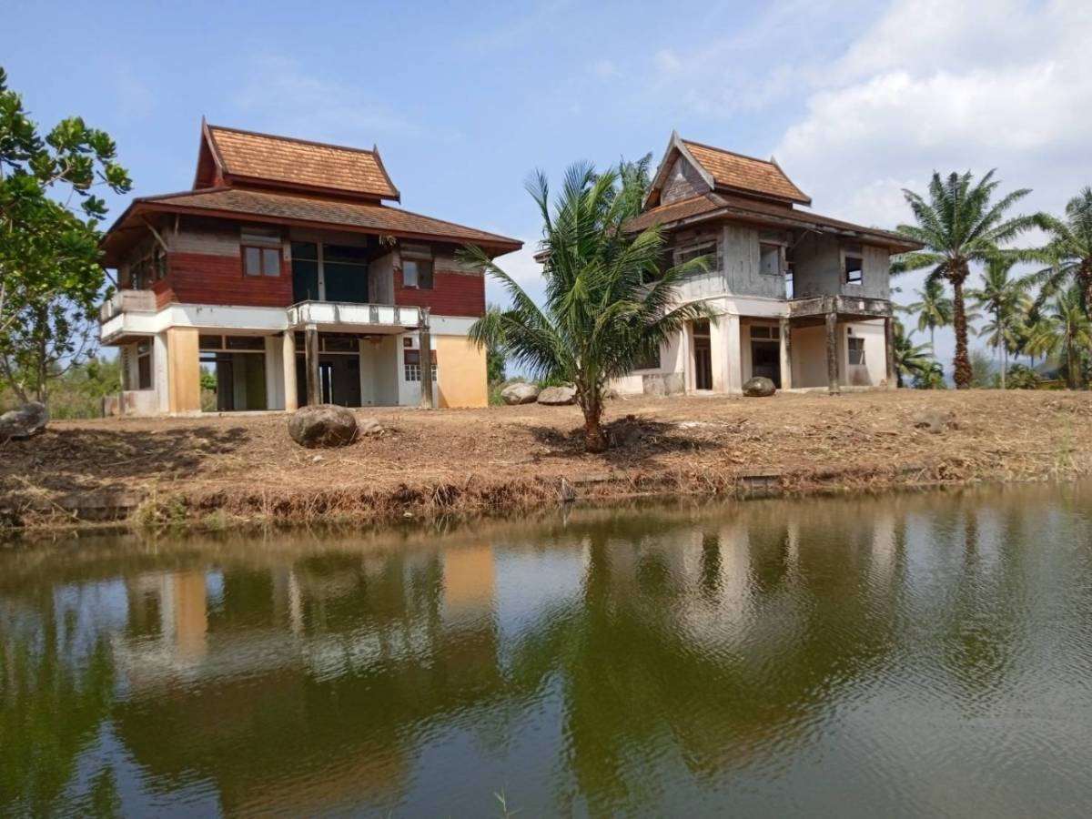 KTB : ที่ดินพร้อมสิ่งปลูกสร้าง ตำบลคึกคัก พังงา 57SS030200124