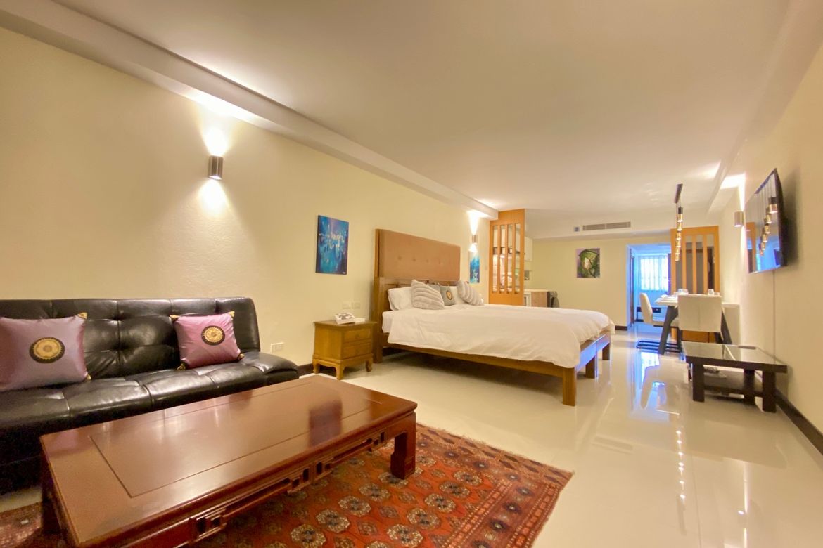 A studio unit for rent or sale near Maya, Muang Chiang Mai