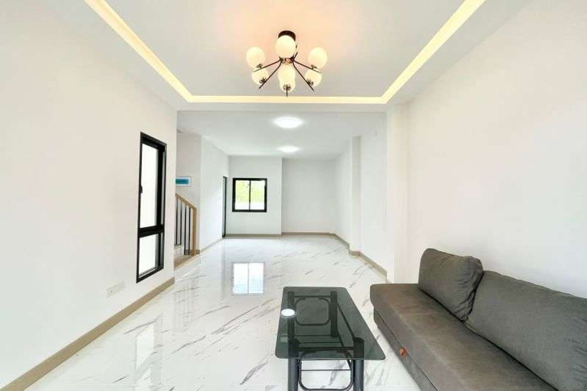 Newly Built House for Sale, 3 Bedrooms, Minimalist Style, Close to the Railway Road, Wat Chiang Saen and Ambassador Bilingual School