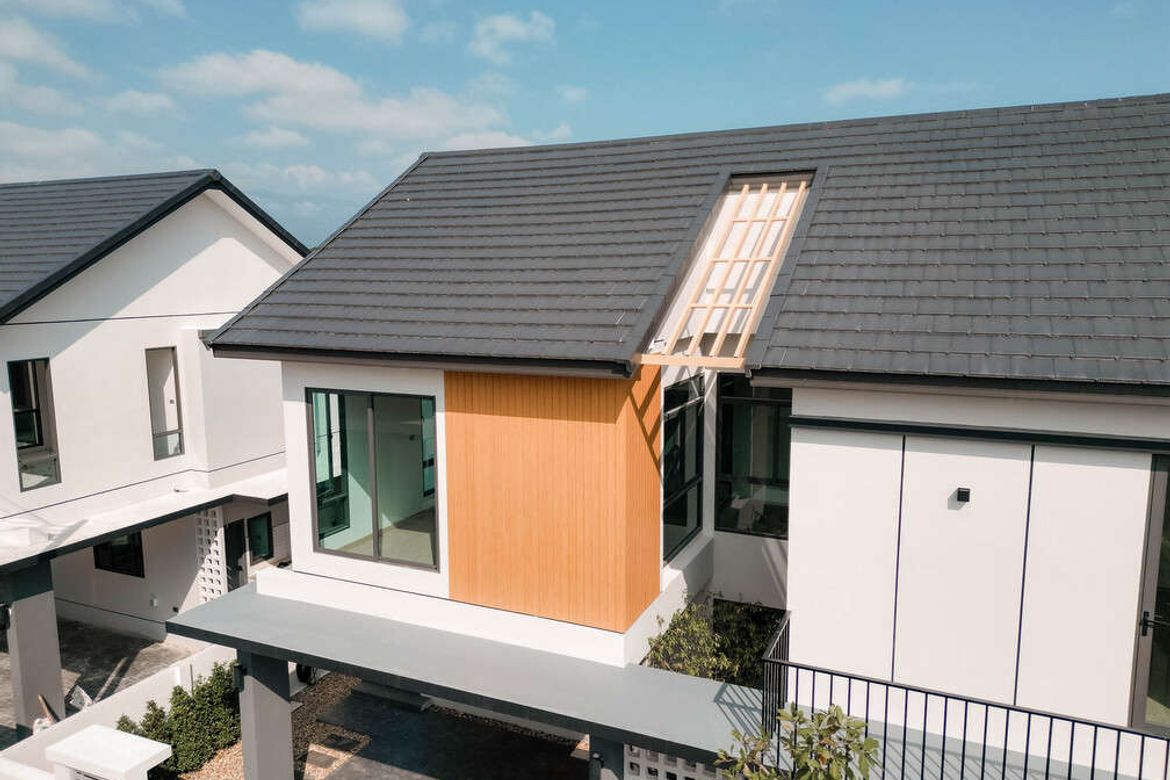 Newly built single house, modern minimalist style, 3 bedrooms, Tha Wang Tan area, spacious area, modern design, near Chiang Mai city, near Big C, near