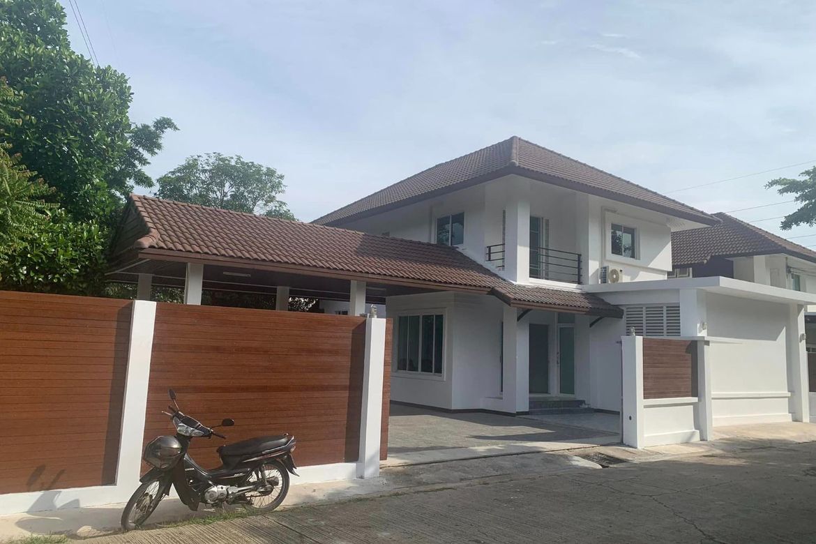 บ้านเดี่ยว 4 ห้องนอน 3 ห้องน้ำ