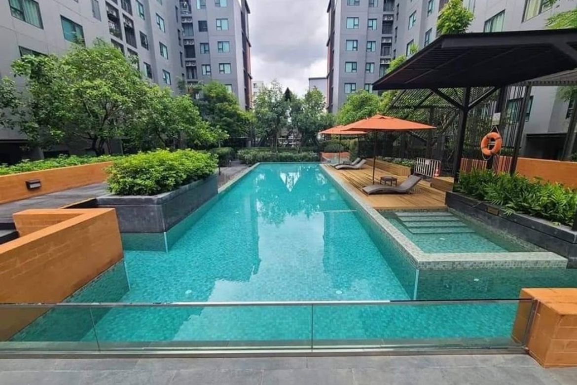 Rent/Sell EscentVille Resort-style luxury condo pool view Good location