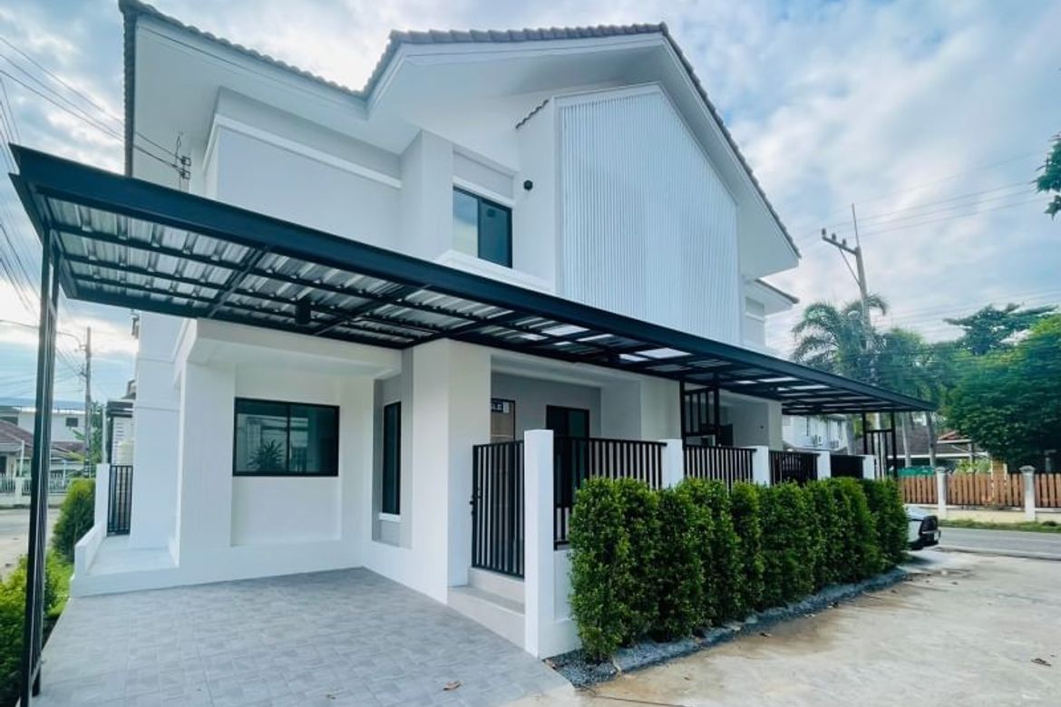 บ้านแฝด รีโนเวทใหม่ เรียบง่าย ทำเลดี ในเมือง