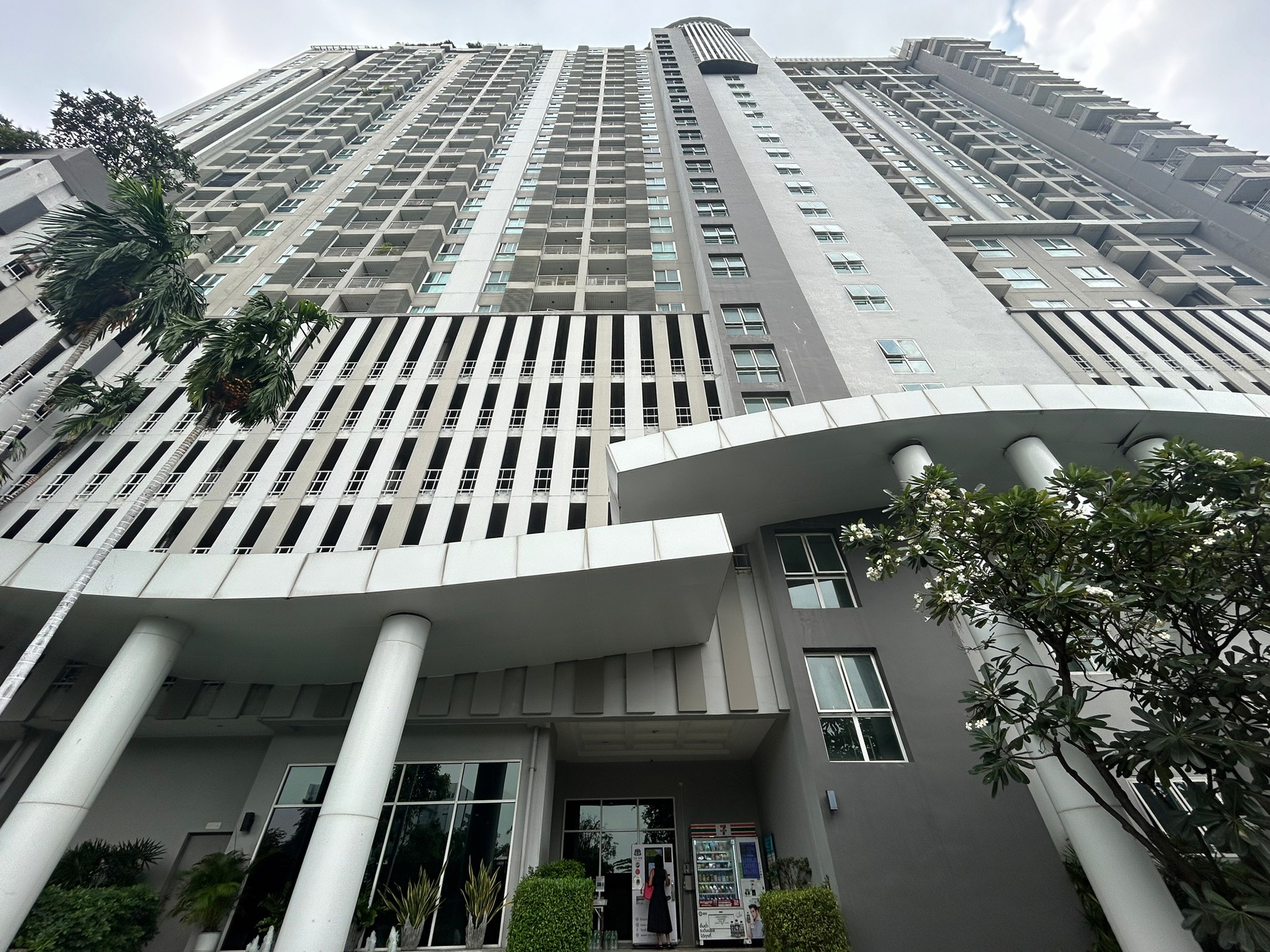 คอนโดมิเนียม : เดอะมาร์ค รัชดา-แอร์พอร์ตลิงค์