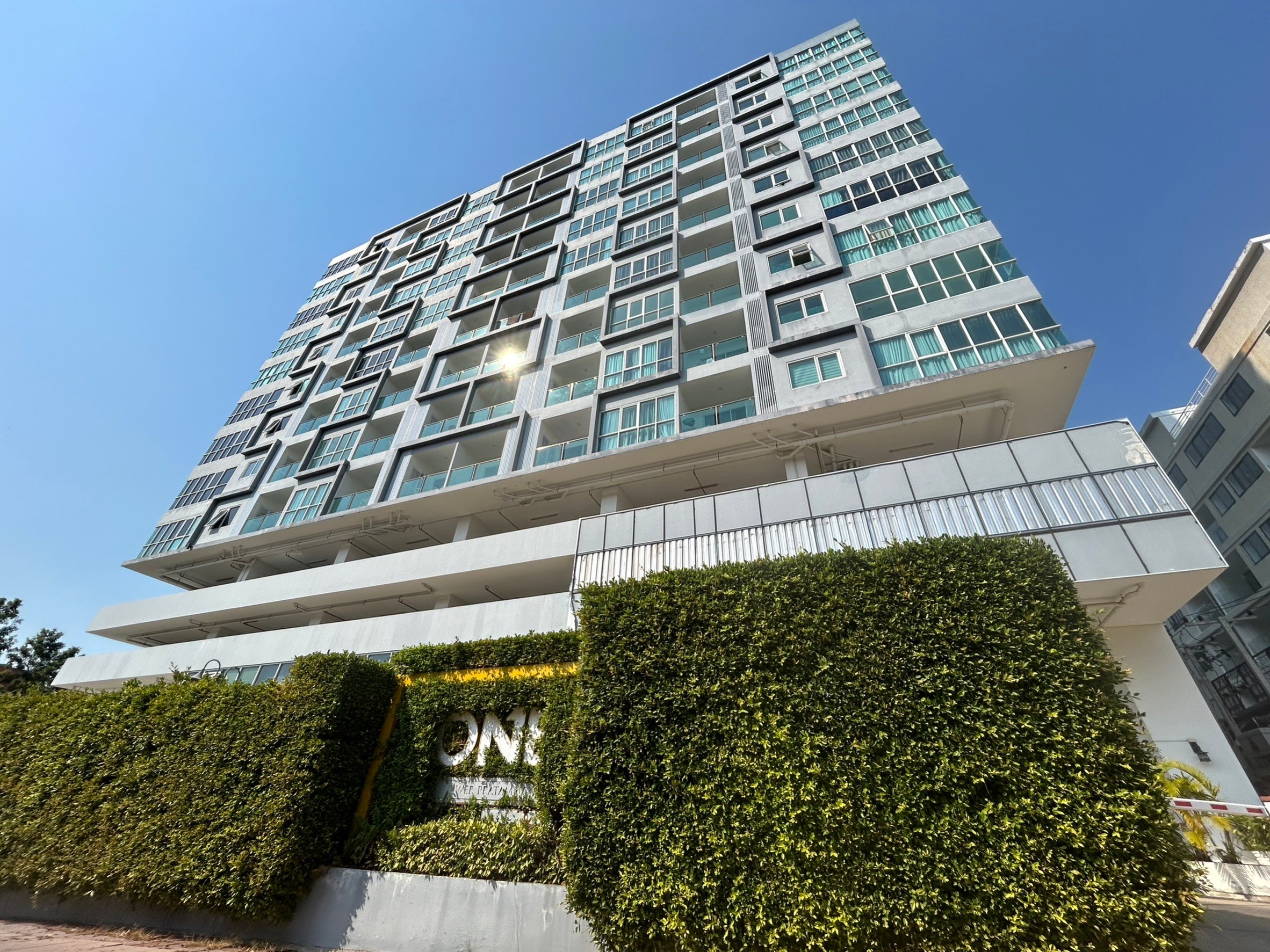 คอนโดมิเนียม : วัน ทาวเวอร์ พระตำหนัก (ONE TOWER PRATAM