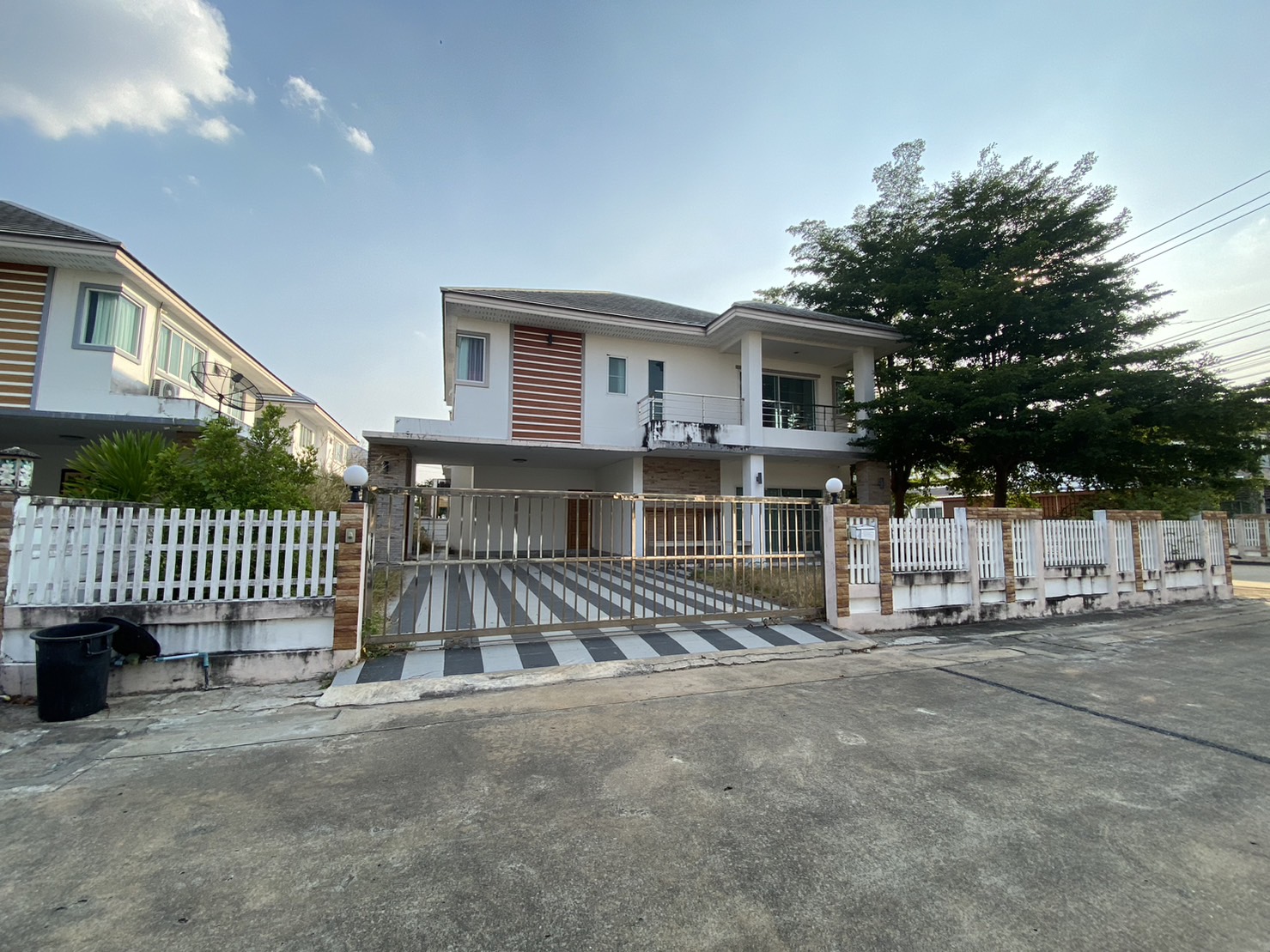 KTB : ที่ดินพร้อมสิ่งปลูกสร้าง ตำบลดงลาน ร้อยเอ็ด 66NE010300575
