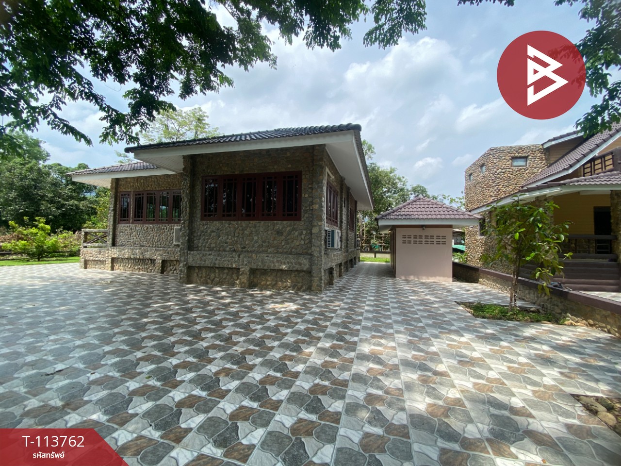 ขายบ้านเดี่ยวพร้อมที่ดิน เนื้อที่ 1 งาน 68 ตร.วา สาริกา นครนายก