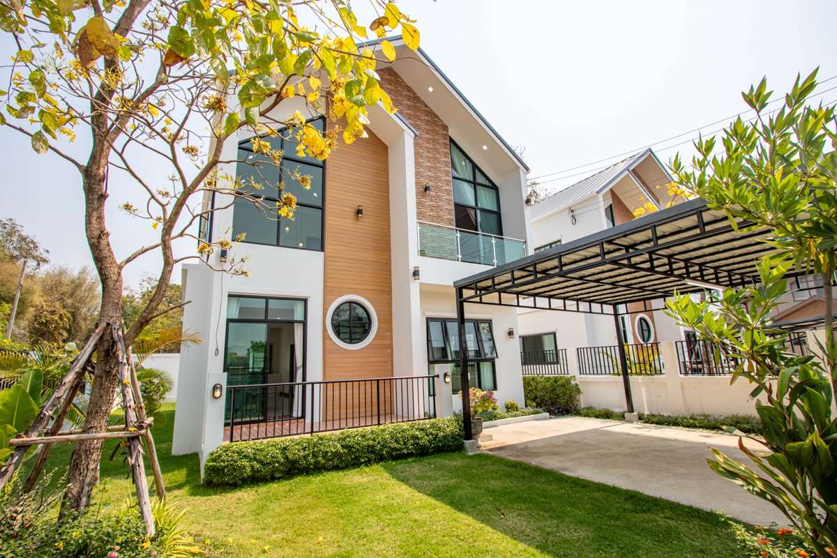 Tranquil Living in Nong Khwai – Stylish 4-Bedroom House for Sale