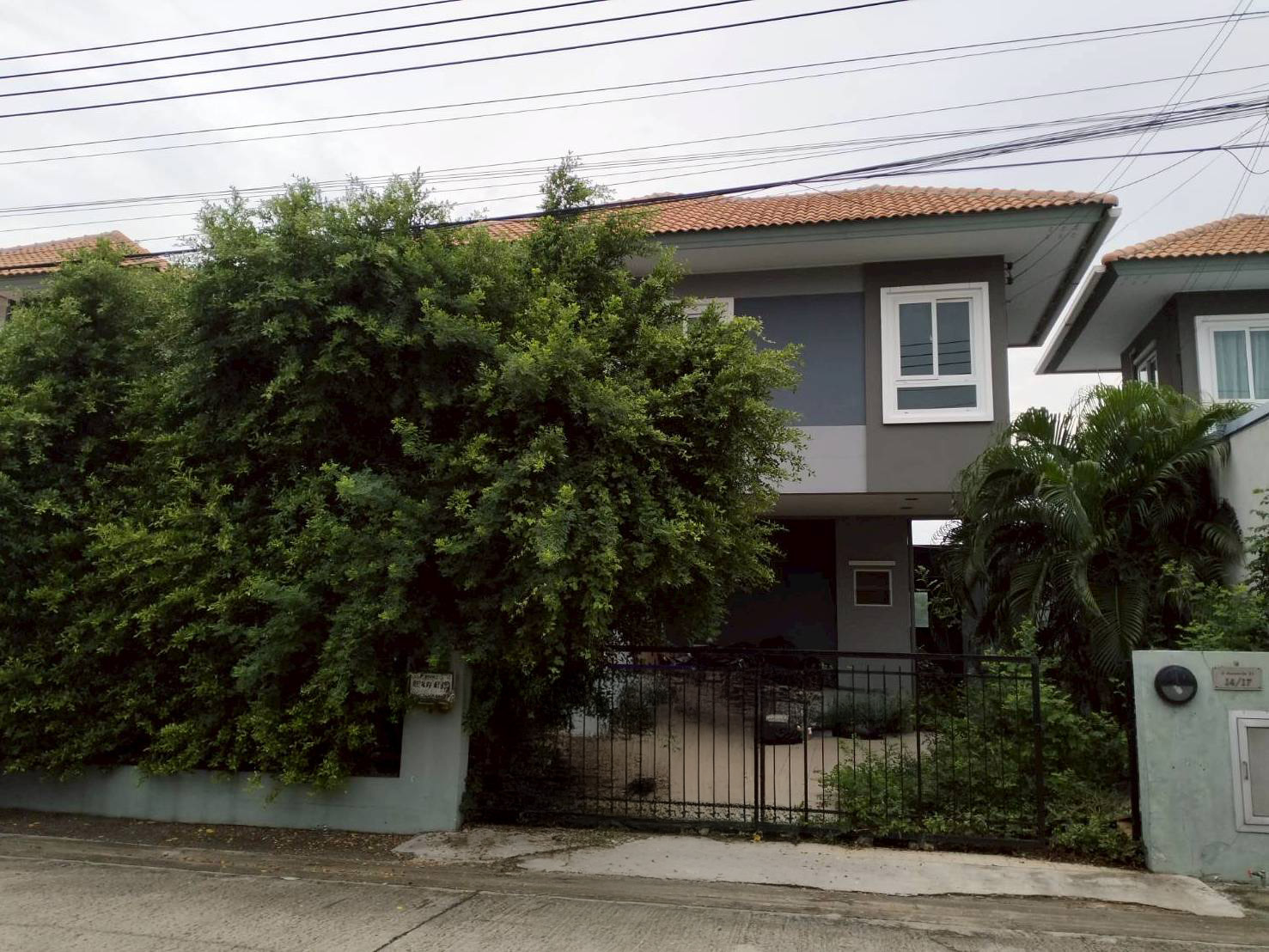 บ้านเดี่ยว : บ้านลภาวัน 21