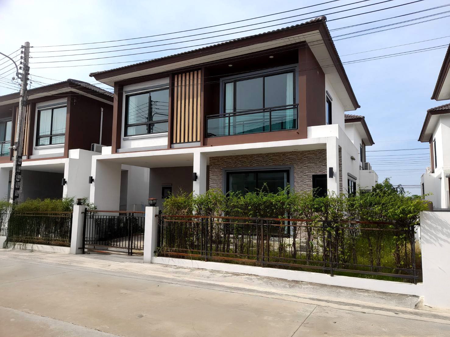 ทาวน์โฮม :  หมู่บ้านเดอะ ไอริส