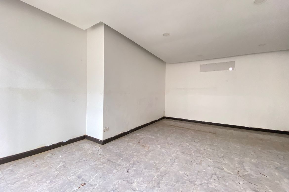 Commercial space for rent on Chang Klan Road, Chiang Mai