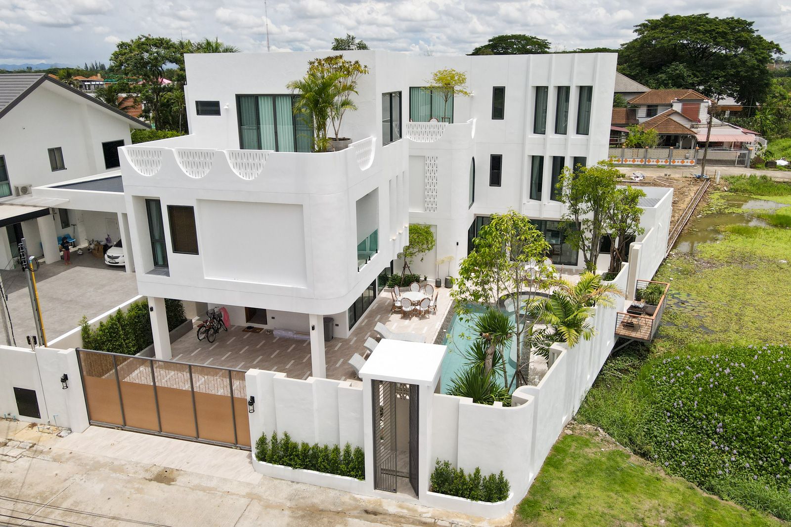 Exquisite New 3-Story Residence: Prime Chiang Mai Location & High-End Finishes