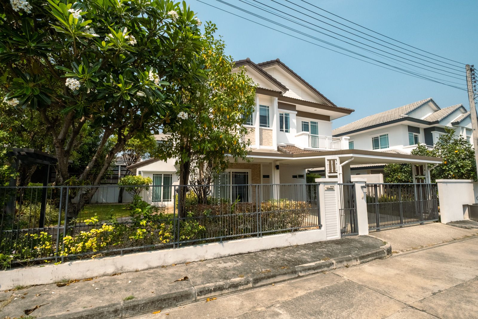 Elegant Chiang Mai Family Home: A Blend of Comfort and Convenience