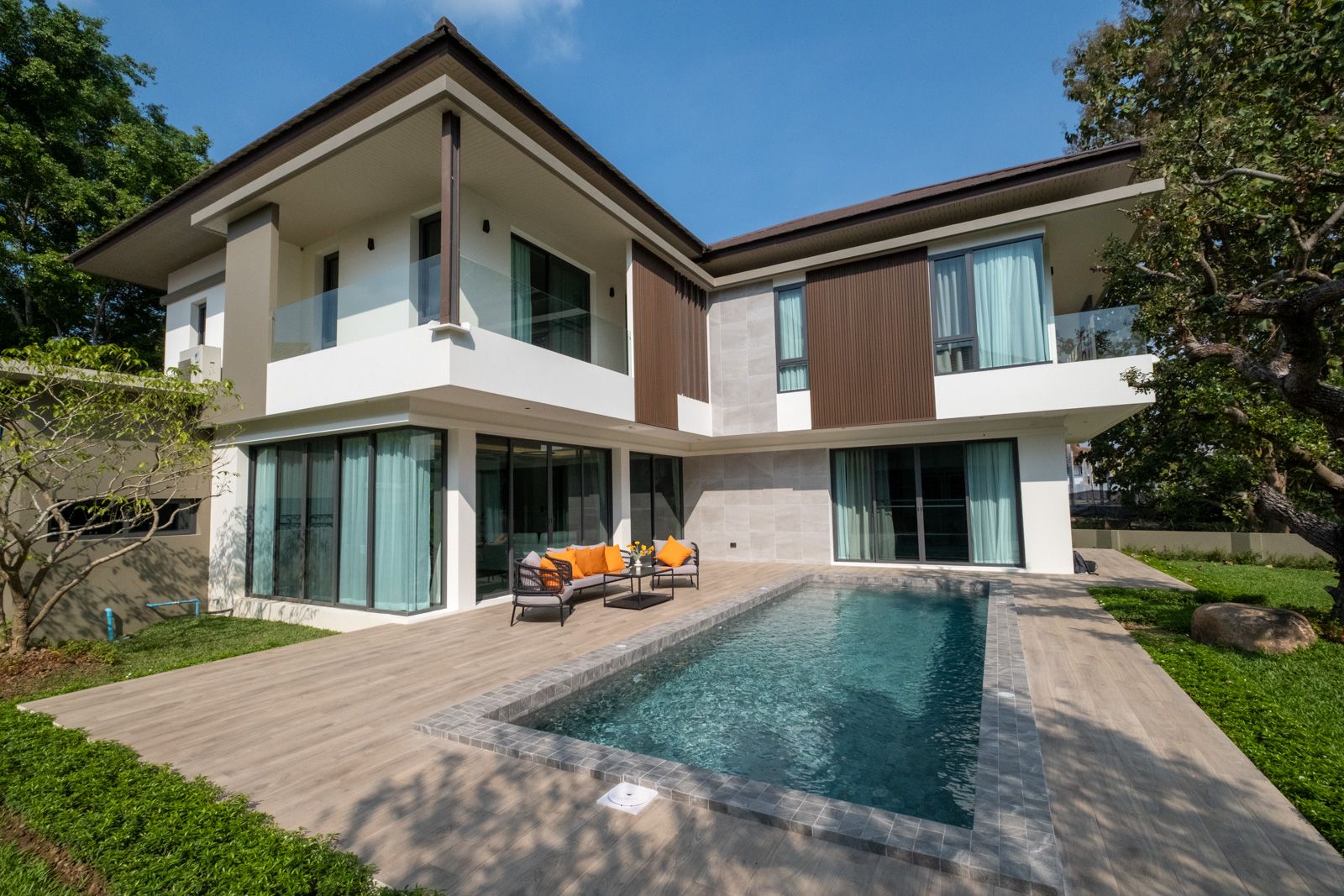 Luxurious 4-Bedroom Pool Villa in Summit Green Valley Mae Rim