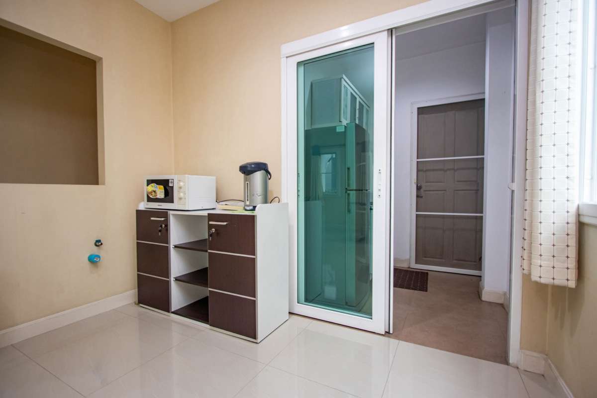 Well-Located Three-Bedroom Family Home for Sale at Urbana+1