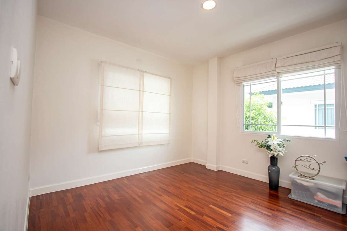 Attractively furnished 4 Bedroom House at Siwalee San Kamphaeng