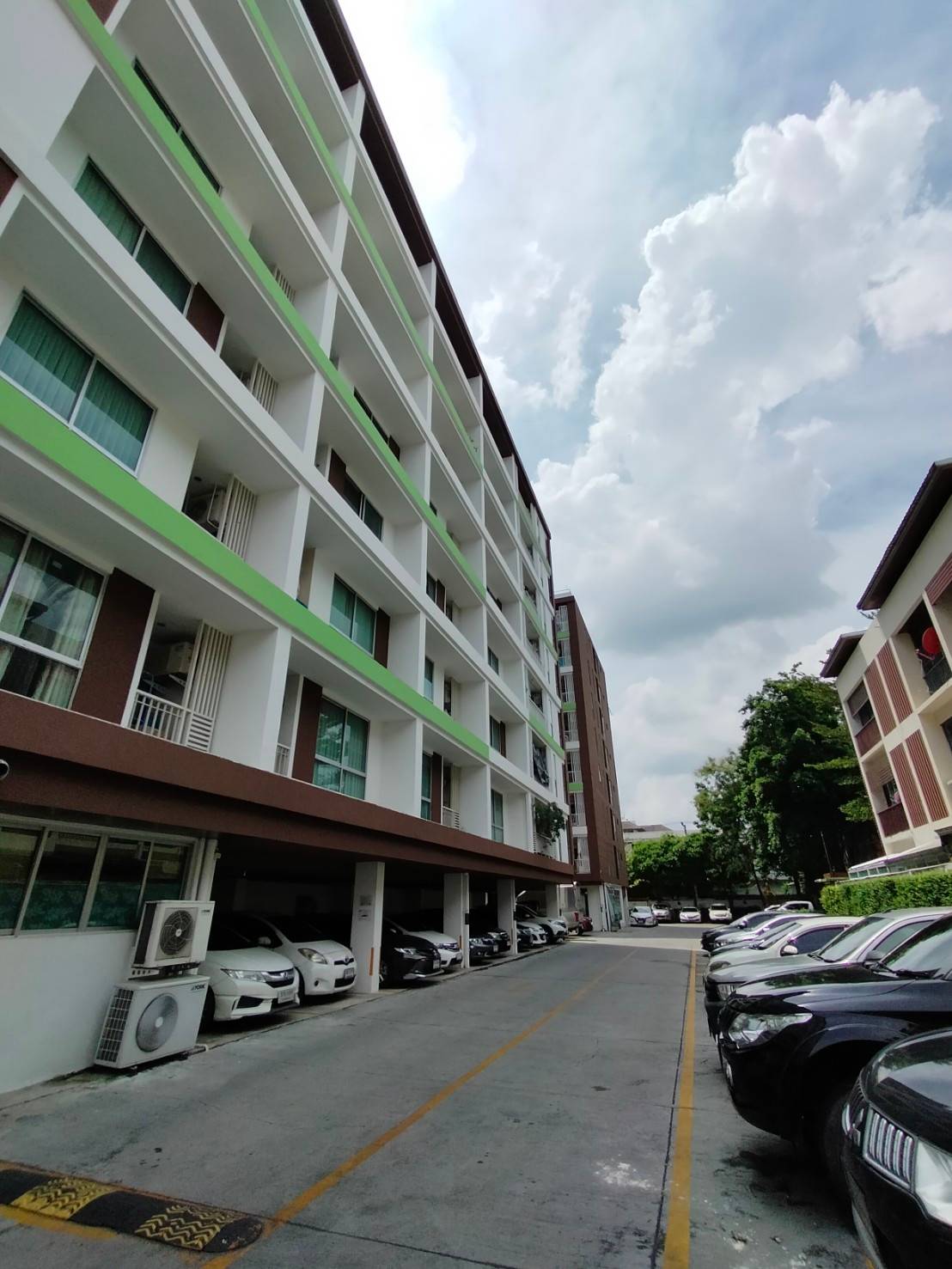 คอนโดมิเนียม : เดอะนิช ไอดี ลาดพร้าว 130