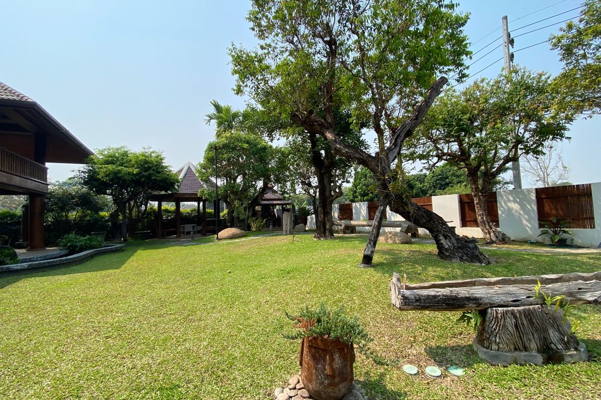 บ้านไม้สัก ขนาด 7 ห้องนอน สําหรับ เช่า ใน ท่าศาลา , เชียงใหม่