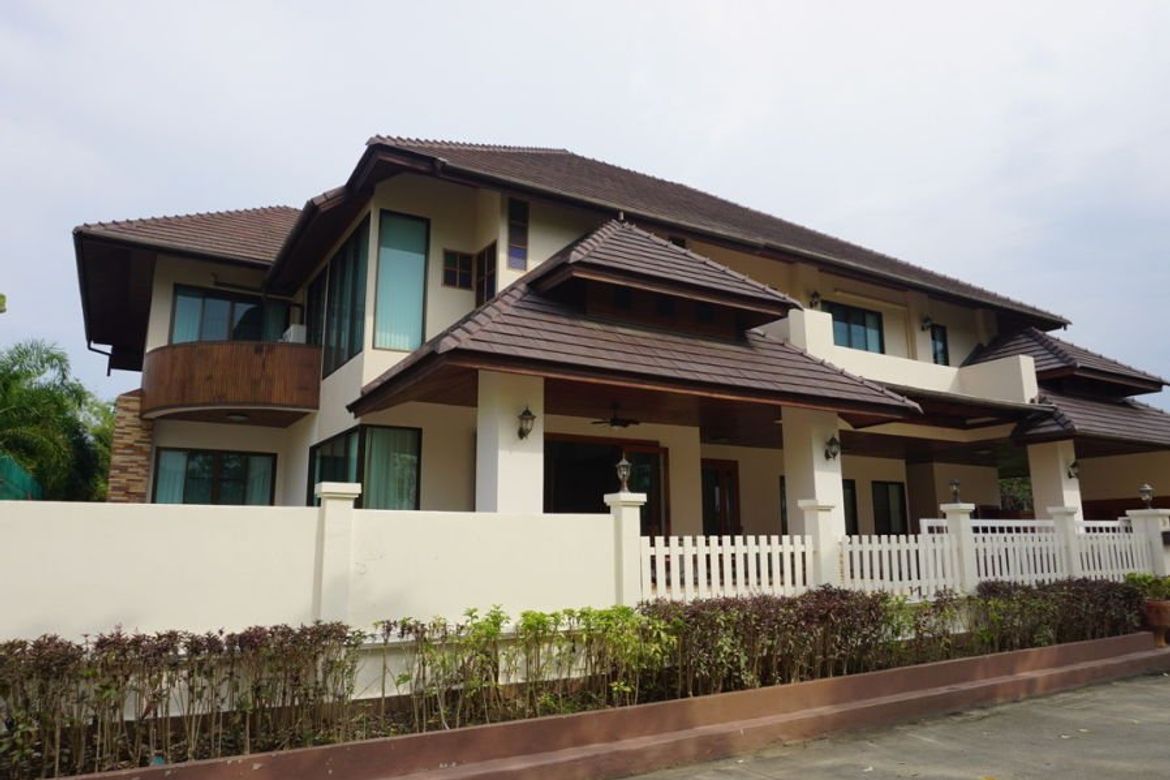 5 bed family home with private pool for rent in Hang Dong area, Chiang Mai
