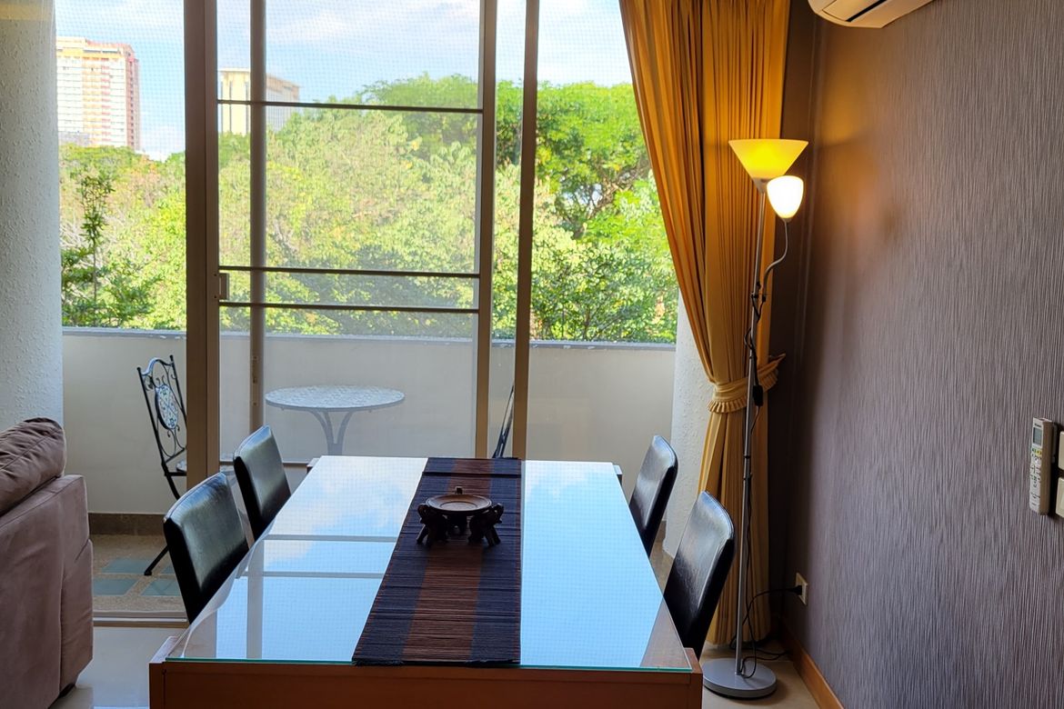 2 bed unit for sale at Twin Peaks Condo, Chiang Mai