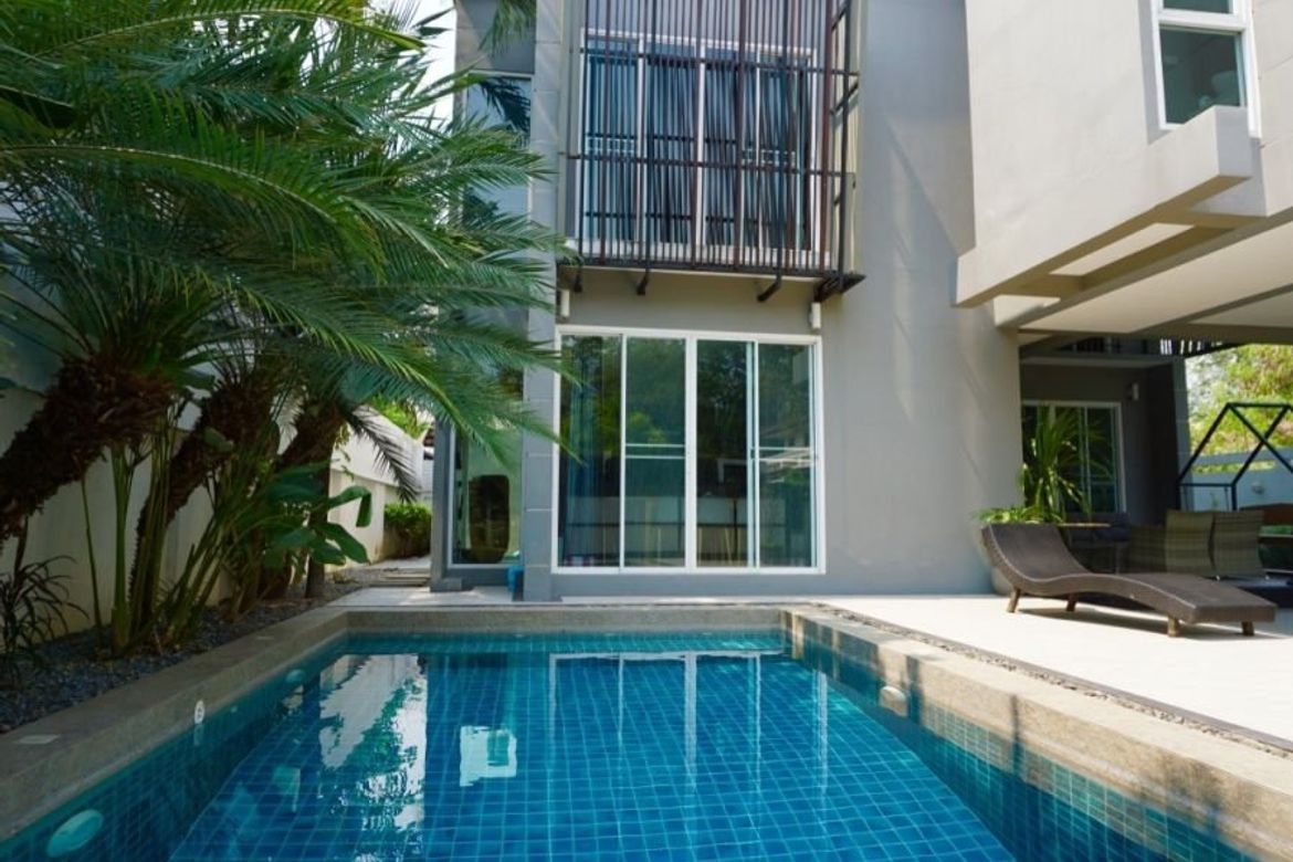 ขายหรือให้เช่าบ้านโมเดิร์นพร้อมสระว่ายน้ำ ในสันทราย เชียงใหม่