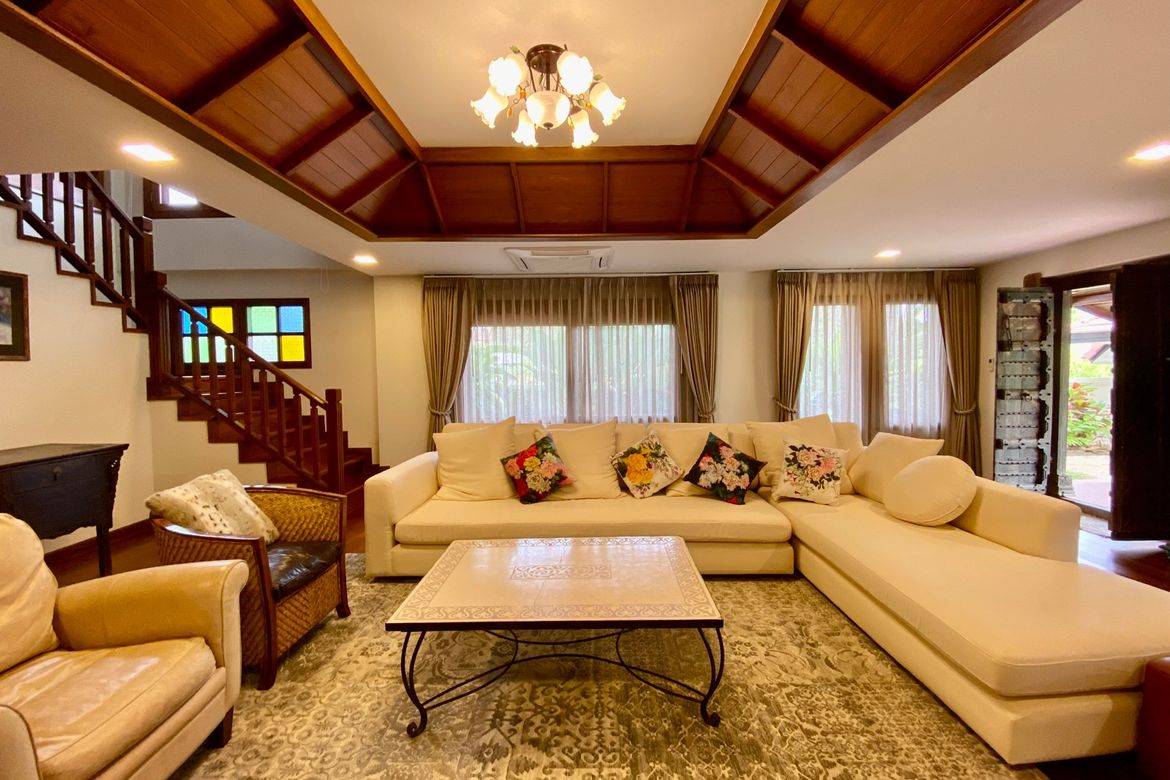 ขายหรือให้เช่าบ้าน 4 ห้องนอน พร้อมสระว่ายน้ำส่วนตัว สารภี เชียงใหม่