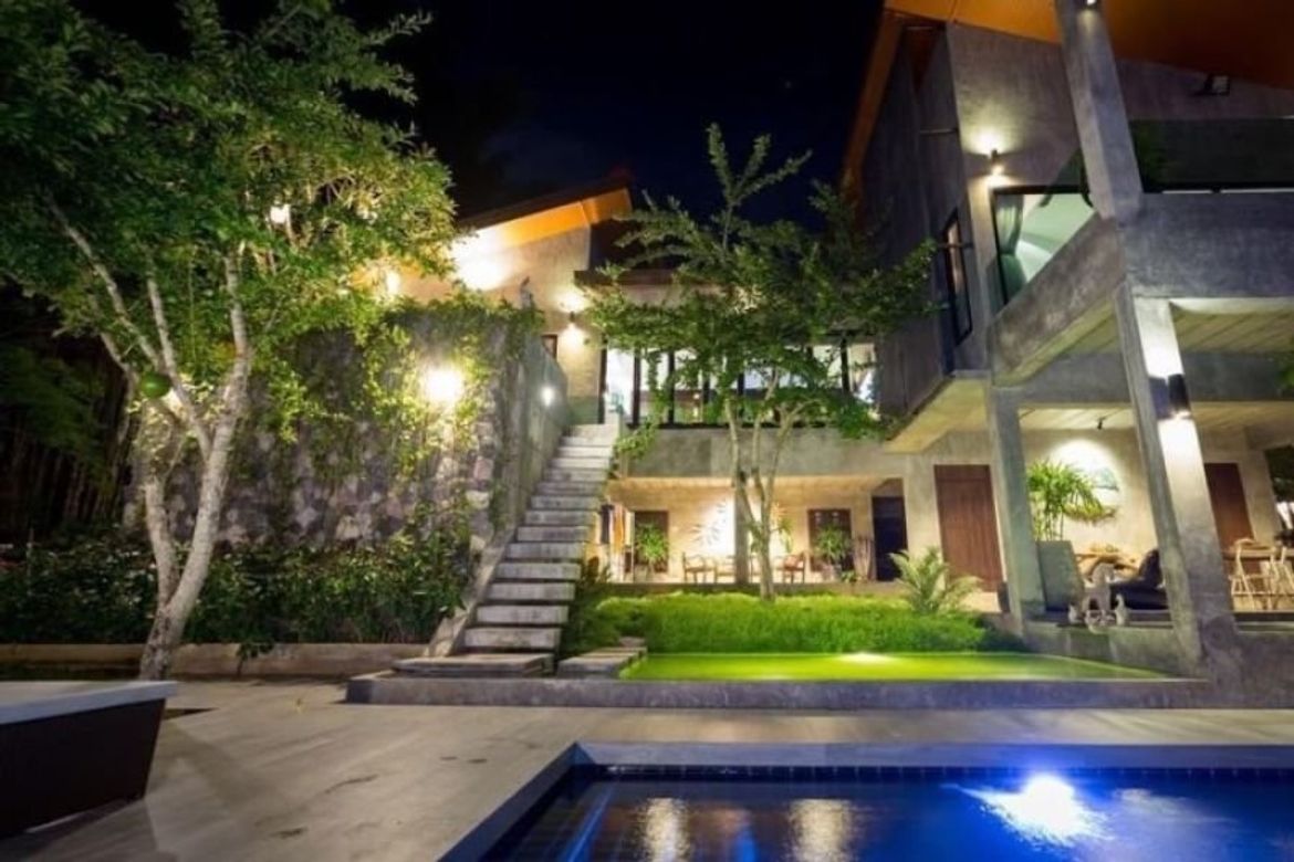 For Sale The luxuries Modern Tropical Pool Villa near Prem International School, Maerim, Chiang Mai. Thailand.