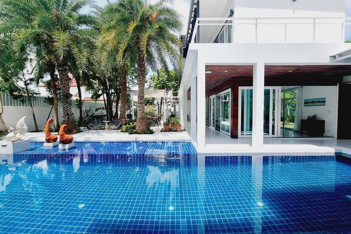 3-Bedroom Pool Villa for Rent in Hang Dong Zone, Near Kad Farang and Lanna International School
