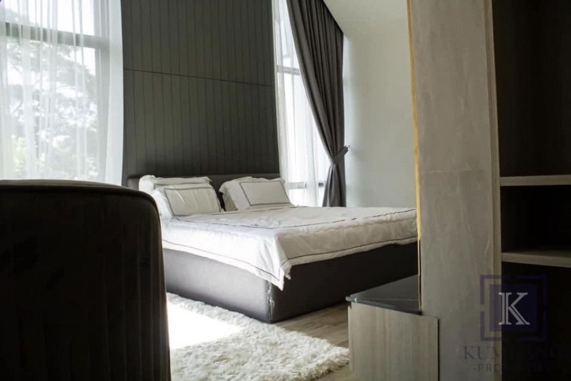 New Luxury Pool Villa, Nordic Style, San Phak, Hang Dong, near Chiang Mai Airport.