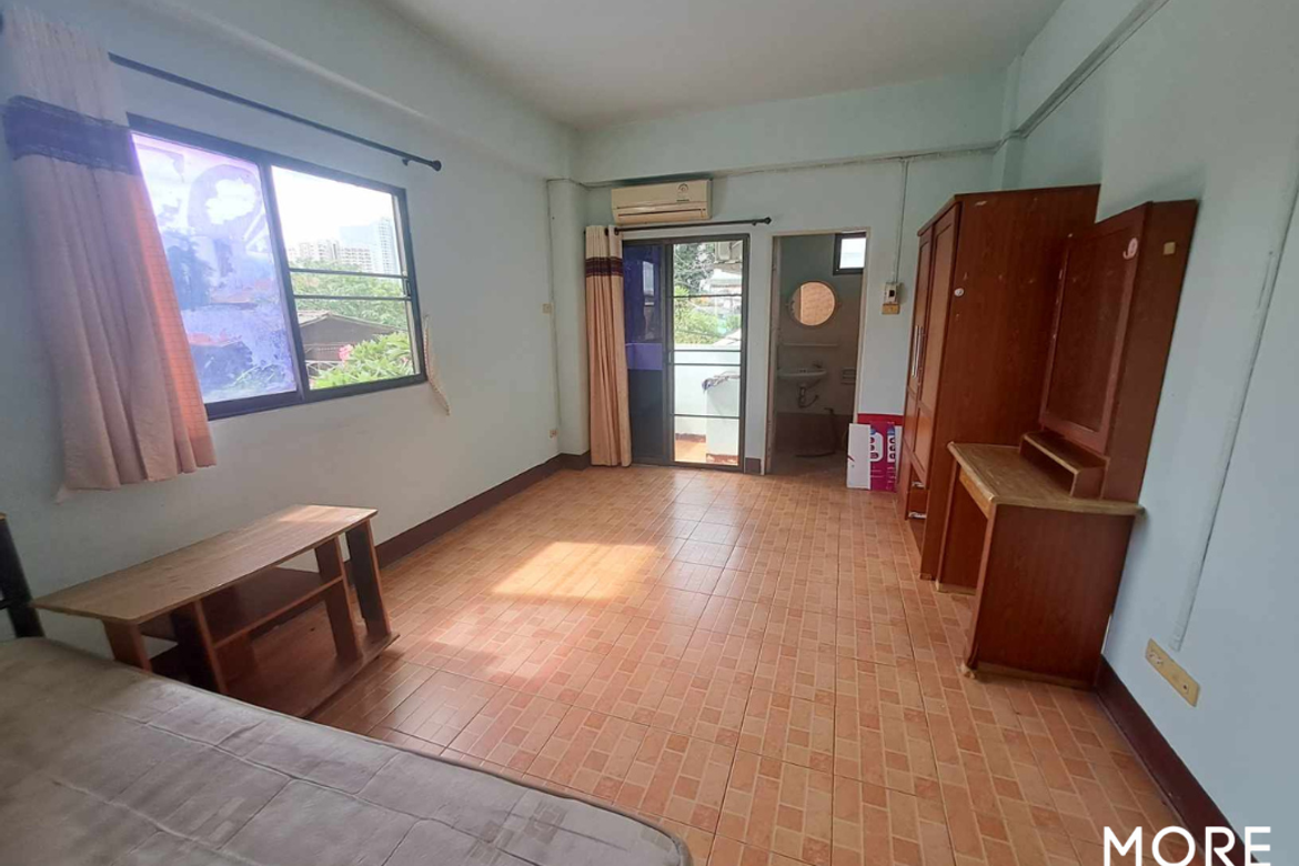 ขายหอพักเชียงใหม่-หนองหอย พร้อมใบอนุญาต 253 ตรว. (ID: 044BS)