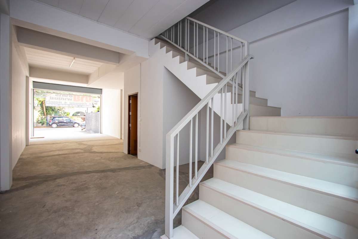 Versatile Three-Storey Townhouse/Home Business Unit in Santhitam