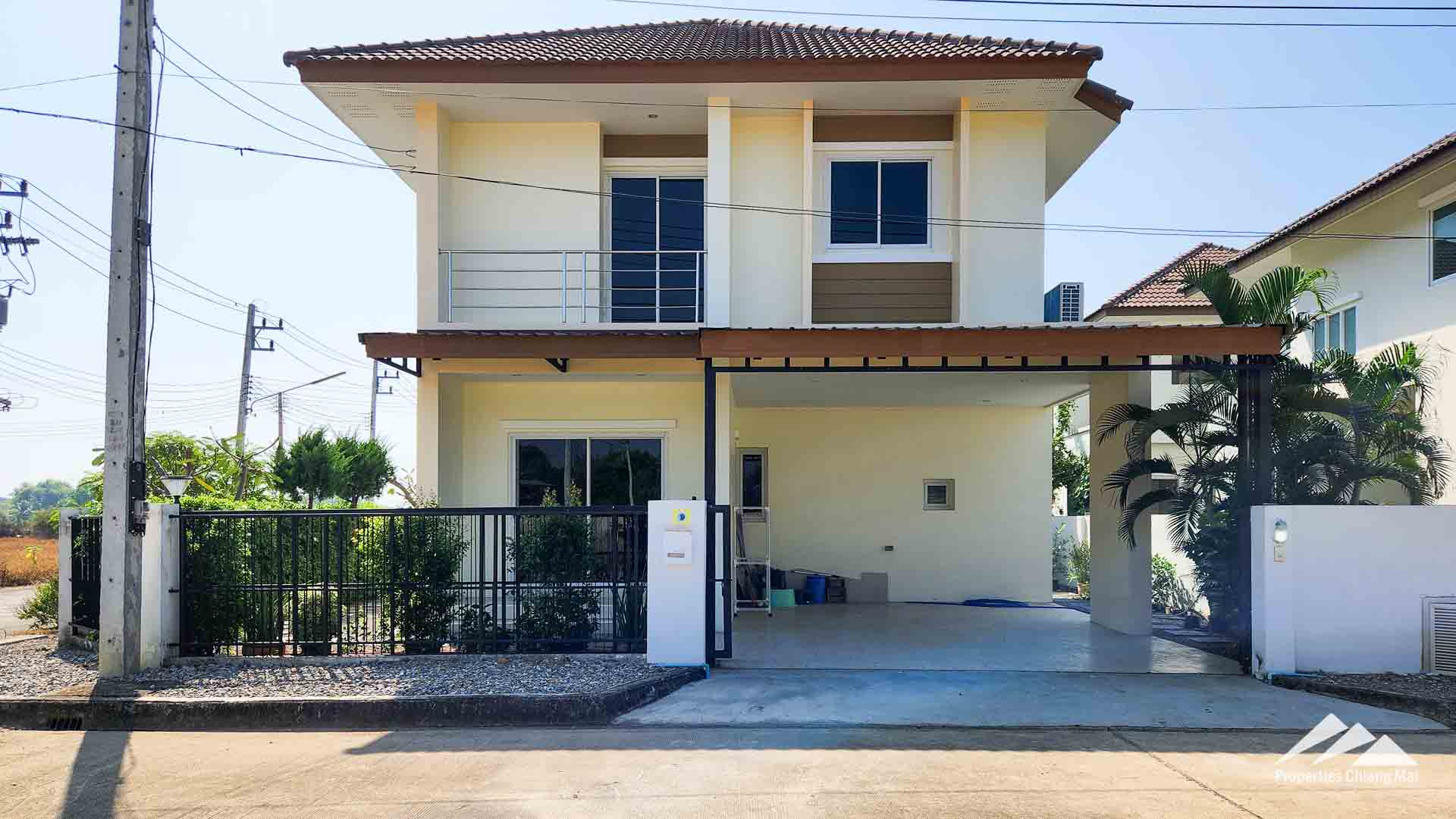 บ้านตกแต่งพร้อมอยู่ ใกล้แหล่งช้อปปิ้งและโรงเรียนนานาชาติ