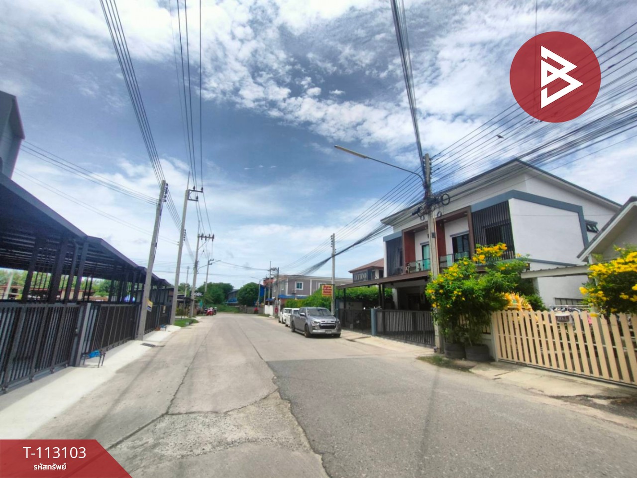 ขาย/เช่าทาวน์เฮ้าส์ 2 ชั้น เนื้อที่ 25.4 ตร.วา ถ.บางนา-ตราด บางปะกง ฉะเชิงเทรา