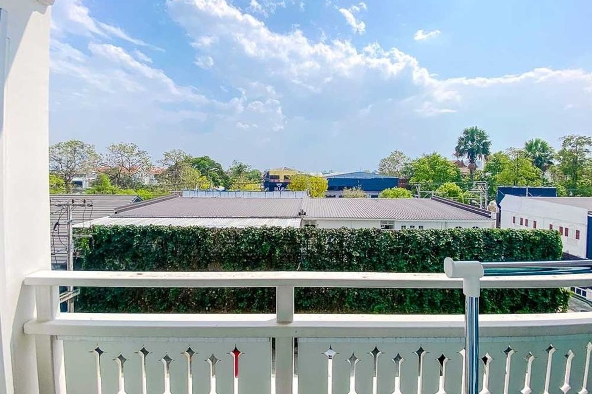 2 Bedrooms Condo for rent close to Chiangmai City Center