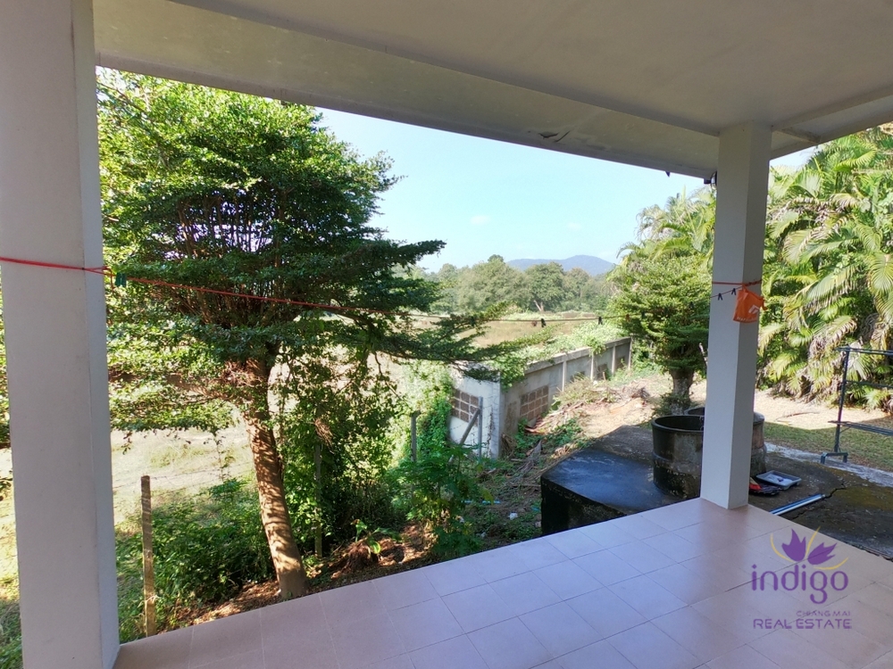 Lovely 2 bedroom bungalow with a large garden for sale in Luang Nuea, Doi Saket, Chiang Mai. Near Tao Garden.