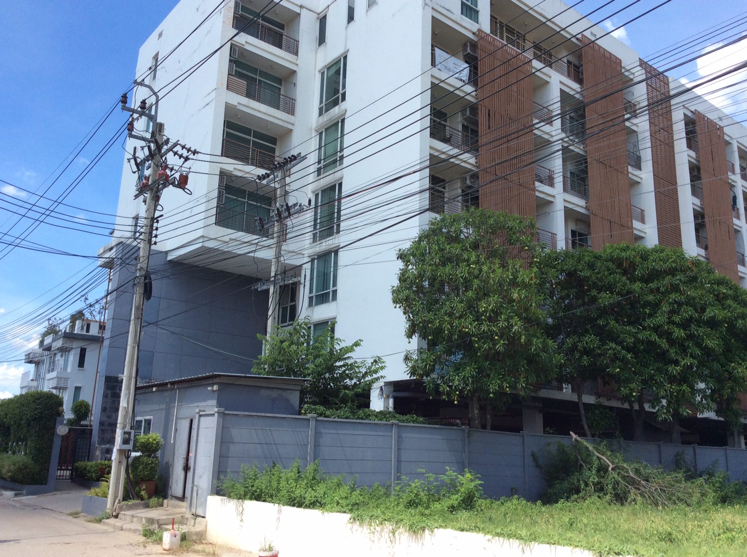KTB : คอนโดมิเนียม/อาคารชุด ตำบลปากเกร็ด นนทบุรี 62MT011102354