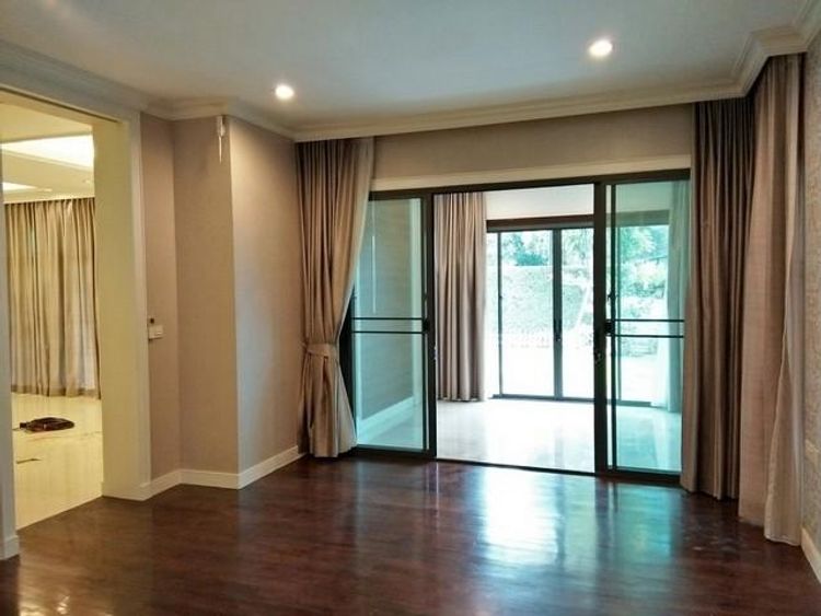 ให้เช่าบ้านเดี่ยว 3ชั้น 128ตรว 5 ห้องนอน โครงการนาราสิริ ไฮด์อเวย์ 3, ภาพที่ 4
