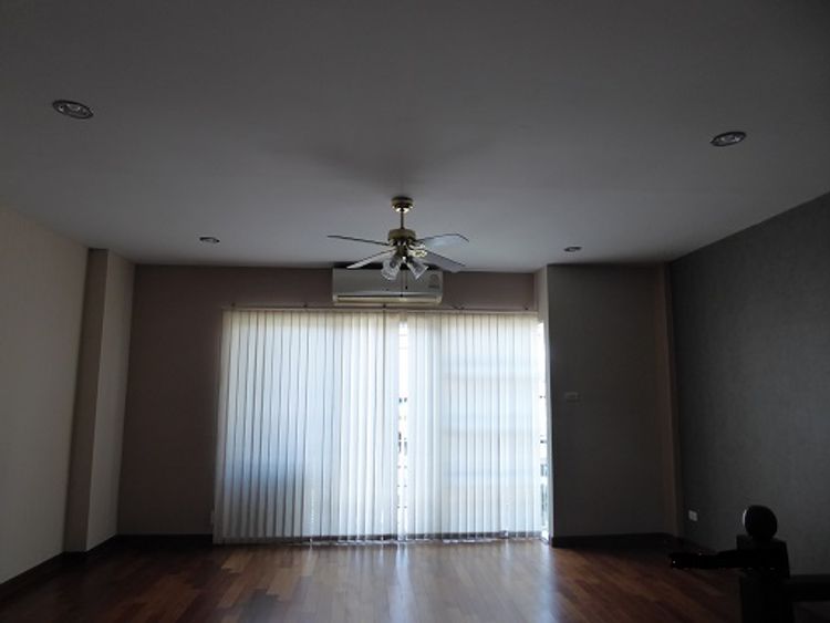Home Office  ให้เช่า ลาดพร้าว101 โครงการติดถนนโพธิ์แก้ว 3 ชั้น , ภาพที่ 4