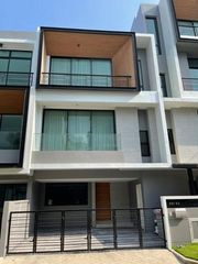 ให้เช่าทาวน์โฮม3ชั้นย่านกรุงเทพกรีฑา ร่มเกล้า ลาดกระบัง ติดกับถนนศรีนครินทร์-ร่มเกล้า