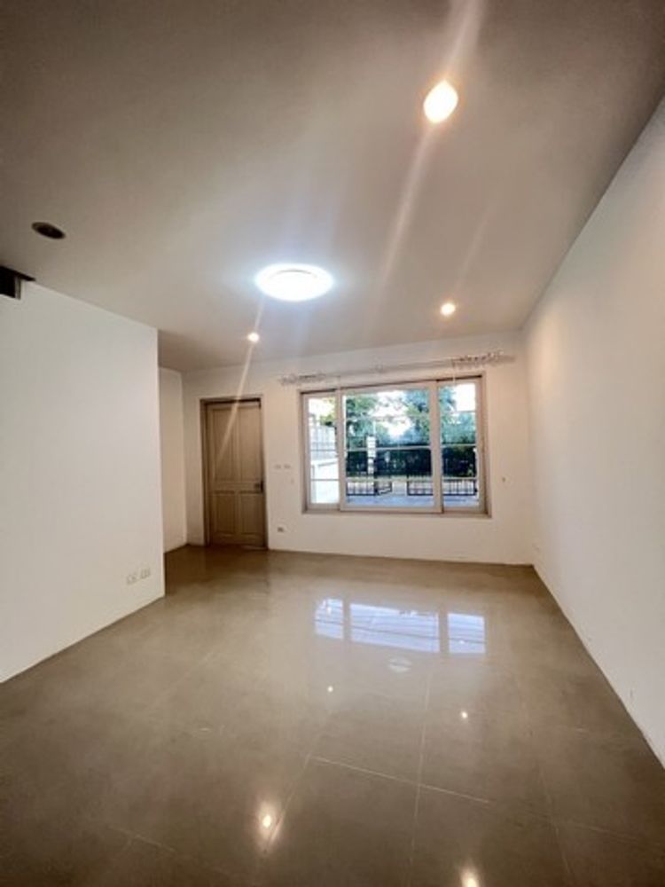 RT0572Jให้เช่าทาวน์โฮม 3 ชั้นเออบาเนี่ยน สาทร  ติดถนน ราชพฤกษ์  BTS, ภาพที่ 4