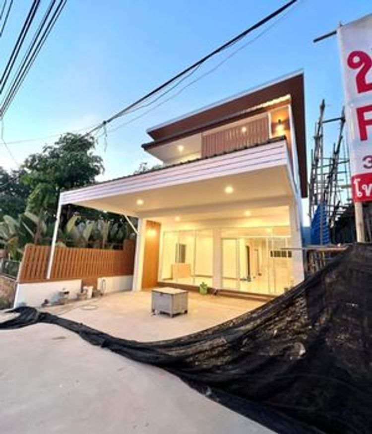 บ้านพักอาศัย โฮมออฟฟิศ หรือเพื่อธุรกิจการค้า ผนังไม่ติดใคร , ภาพที่ 4