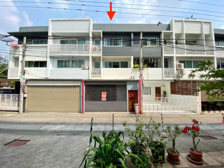 ขายด่วน ทาวน์โฮม ใกล้รถไฟฟ้า MRT ขนาด 3 ชั้น 23 ตร.ว. 3 ห้องนอน 4 400 , ภาพที่ 4
