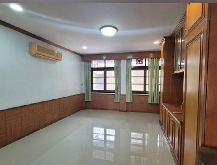 HR 5590 ให้เช่าบ้านเดี่ยว2ชั้น ถนนสมเด็จเจ้าพระยา ย่านคลองสาน ใกล้BTS, ภาพที่ 4