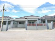 บ้านเดี่ยว หมู่บ้าน ธนากรแลนด์ 2 แยกขนำไร่ 63 ตารางวา พื้นที่ใช้สอย 145 ตรม. 