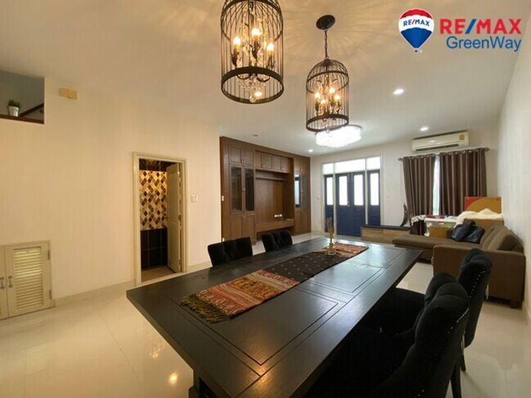 ขาย ทาวน์โฮมหรู 3 ชั้น สไตล์ English Modern 4 นอน 4 น้ำ 30.8 ตรว. 62 2, ภาพที่ 4