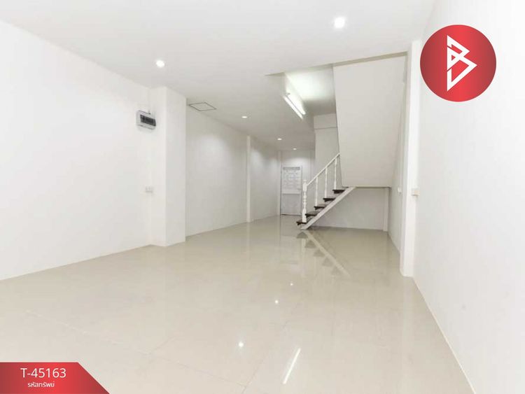 ขายทาวน์โฮม 3 ชั้น หมู่บ้านไพโรจน์ โครงการ 5 บางนา กรุงเทพมหานคร, ภาพที่ 4