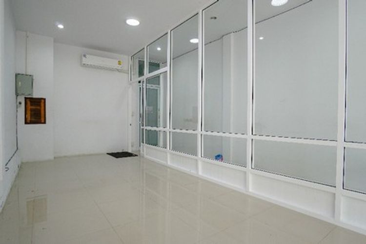 ขายอาคารพาณิชย์ 3 ชั้น 4 นอน,1ออฟฟิต 5 น้ำ เยื้องโคกิยะ เกาะสมุย, ภาพที่ 4